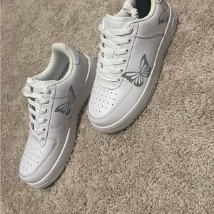 Chic White Butterfly Women's Sneakers